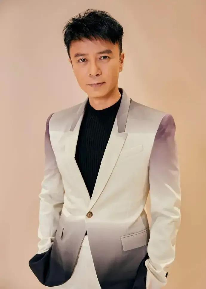 李克勤夫妇和胡枫汪明荃相聚_李克勤_李克勤最好听的十首歌