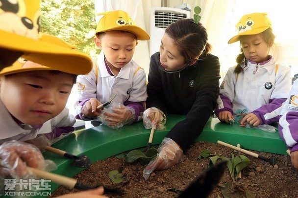 “安安少年学院”一同栽种绿色明天，告别雾霾生活