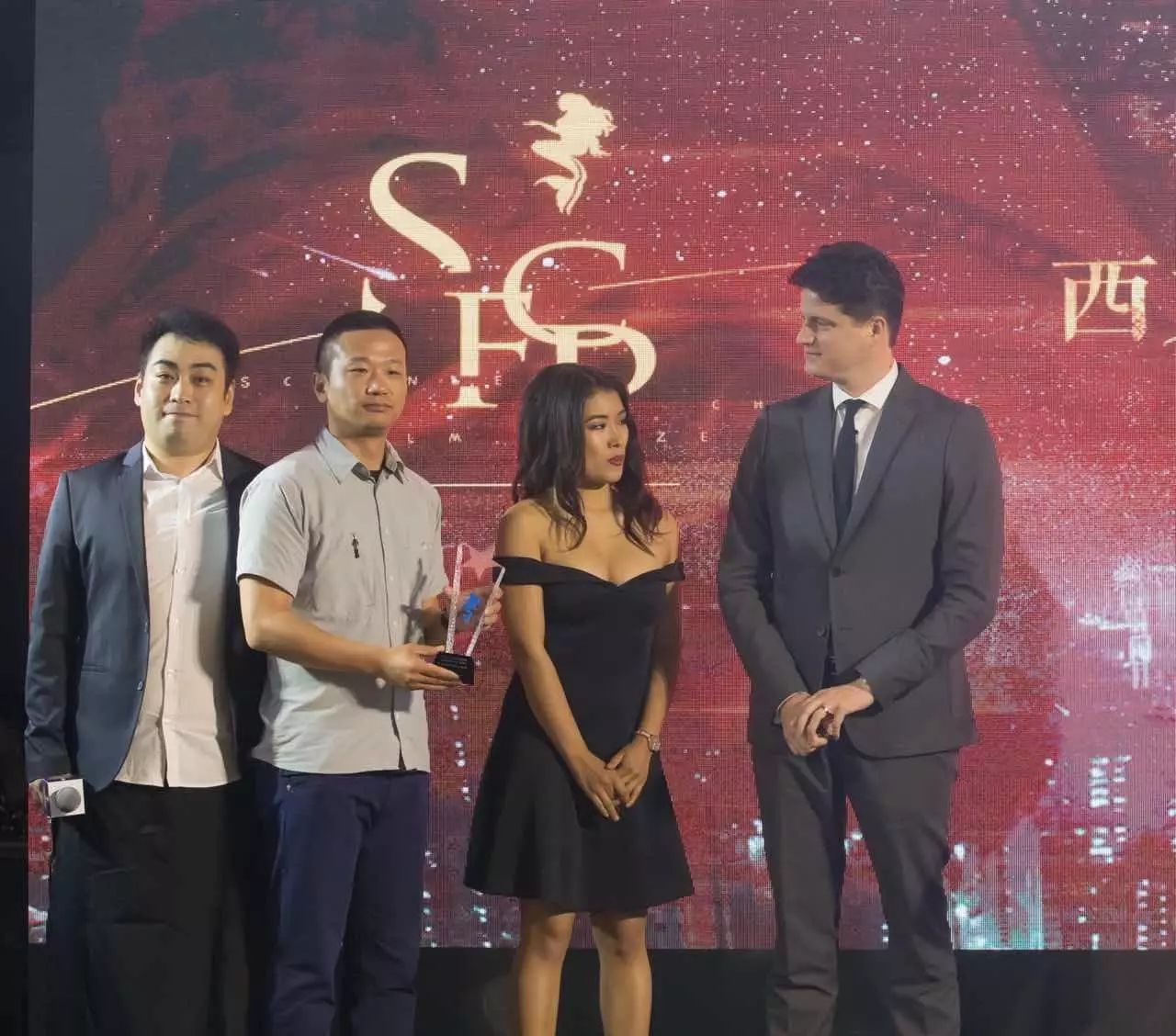 洪金宝与国际电影的交流_洪金宝导演_电影洪金宝主演